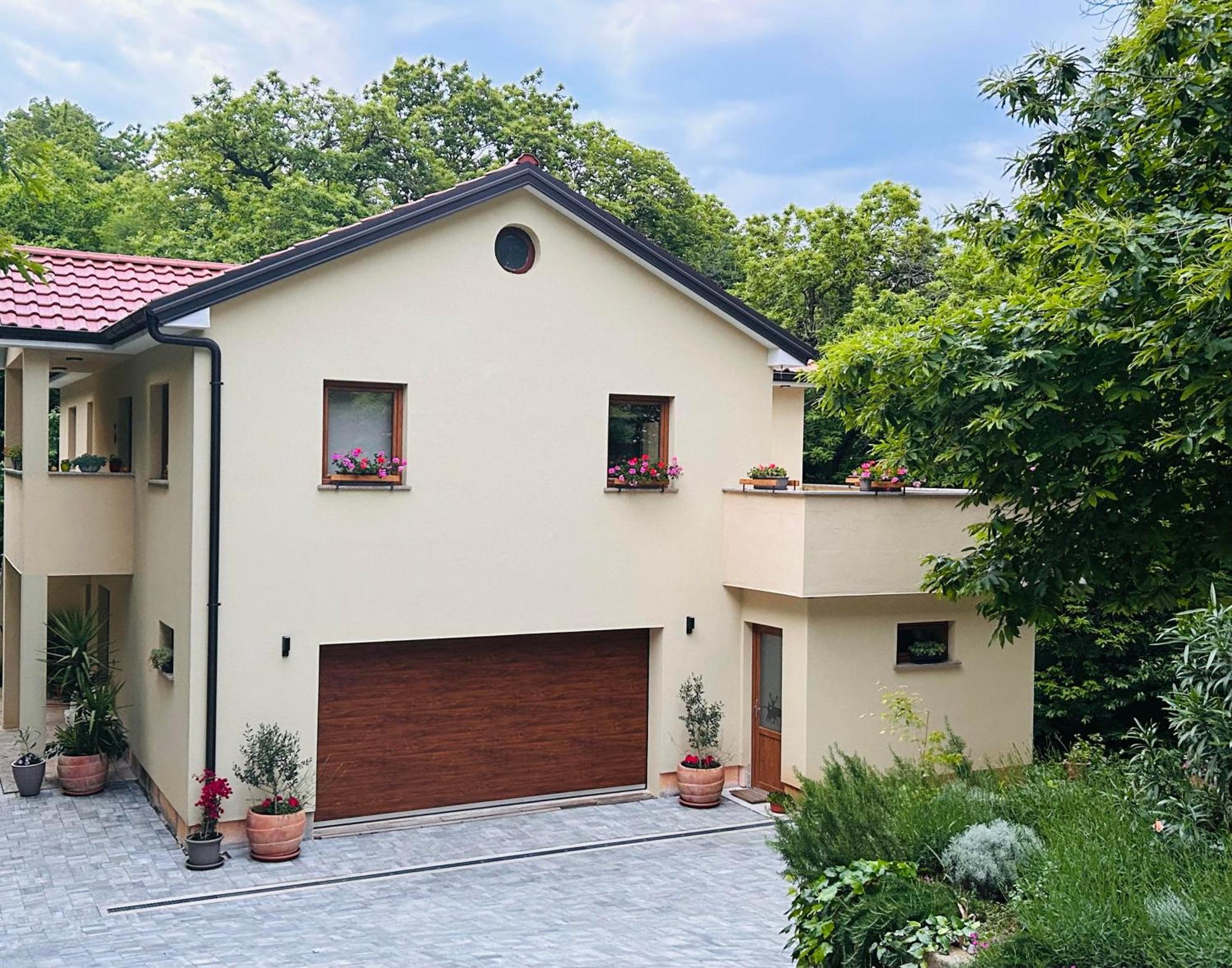 Apartment With A Terrace Forest Home Lullula Veprinac ภายนอก รูปภาพ